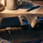 Manette pour smartphone USB-C et Bluetooth : comparaison